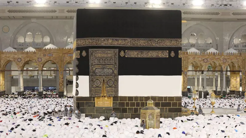 Kiswah Penutup Ka’bah