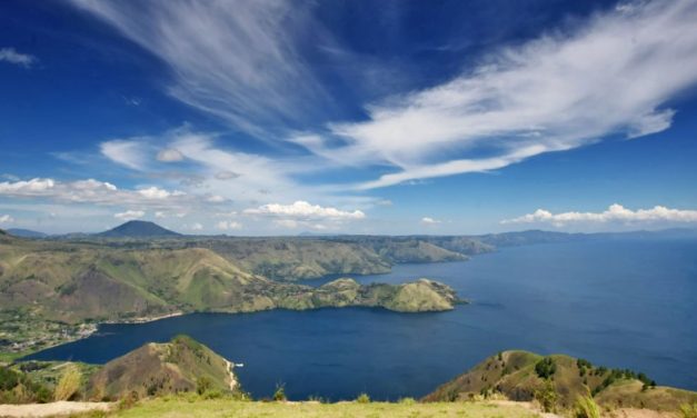 Pesona Alam Dari Danau Toba Destinasi Wisata Sumatera Utara
