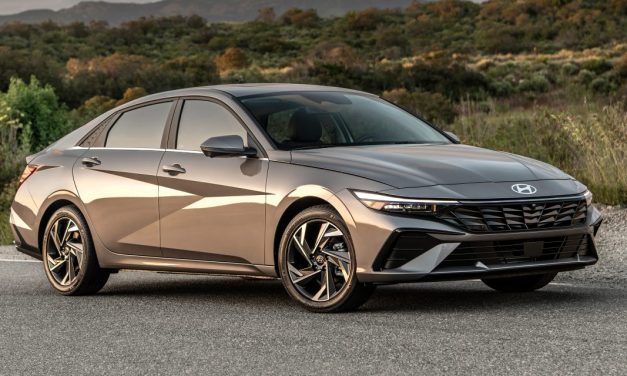 Hyundai Elantra Sebuah Sedan Dengan Desain Yang Futuristik