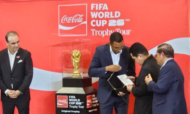 Trofi Piala Dunia Mampir Di Indonesia, Hadirkan Legenda Brasil