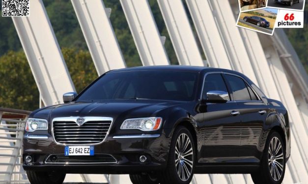 Mobil Sedan Lancia Thesis Yang Menunjukkan Kemewahan Klasik