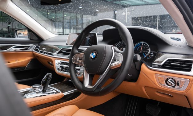 Mengulas Fitur Canggih Pada Mobil Premium